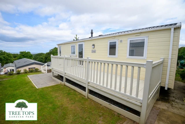 ⭐️ FOR SALE! Europa Maple 2 bedroom caravan at Tree Tops Caravan Park in North Wales! ⭐️🌳 PRICE: £34,000.00The gorgeous 2 bedroom Europa Maple is a fantastic example of a pre-owned caravan, and has plenty of space for you and your family or friends!Enjoy fabulous views across the Park to the Dee Estuary and Irish Sea from its elevated plot!⭐️HIGHLIGHTS:
✔️Good-size UPVC decking to the side
✔️Bright lounge with comfy corner sofa (with fold-out bed), window seat, and log-effect electric fire
✔️Stylish kitchen with integrated appliances, and freestanding dining table and 4 chairs
✔️Bright and spacious master bedroom with plenty of storage
✔️Bedroom 2 with twin single beds
✔️Family bathroom with shower
✔️Central heating and double glazing
✔️32′ x 12′See more on our website - 🔗link in bio @treetopscpIf you'd like to view this caravan, call us on 📞01745 560279, or book via our website.#europacaravans #europamaple #treetopscaravanpark #holidaycaravannorthwales #staticcaravansforsale #absundecks