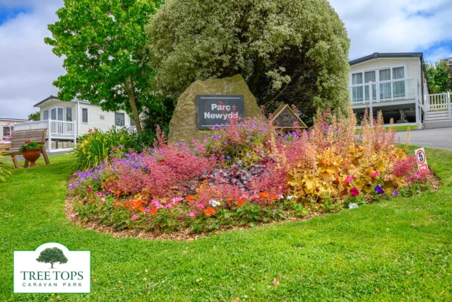 ⭐️ FOR SALE! ABI Windermere 2 bedroom caravan at Tree Tops Caravan Park in North Wales! ⭐️🌳 PRICE: £43,995.00The pre-owned ABI Windermere is sited on a lovely plot on our Parc Newydd development, with views of the Park and Dee Estuary for you to enjoy as you relax on the wraparound decking or in the cosy lounge!This gorgeous caravan affords you plenty of space for family and friends with a spacious living area, and two bedrooms, plus a pull-out sofa bed in the lounge.
⭐️HIGHLIGHTS:
✔️Wraparound UPVC decking to be included
✔️Light-filled cosy lounge with French doors to the decking, comfy freestanding 3-seater sofa (with pull-out bed), two wingback armchairs, and coal-effect electric fire
✔️Stylish kitchen with integrated appliances, freestanding dining table and four chairs, and handy storage cupboard
✔️Bright and spacious master bedroom with double bed (with lift-up storage), dressing table and stools, plus, to the rear, a walk-in wardrobe and ensuite shower room with lots of storage
✔️Bedroom 2 with twin single beds, wardrobe, and drawers
✔️Family bathroom with shower and lots of storage
✔️Central heating and double glazing
✔️40′ x 12′See more on our website - 🔗link in bio @treetopscpIf you'd like to view this caravan, call us on 📞01745 560279, or book via the link above.#ABICaravans #ABIHolidayHomes #treetopscaravanpark #holidaycaravannorthwales #staticcaravansforsale #absundecks